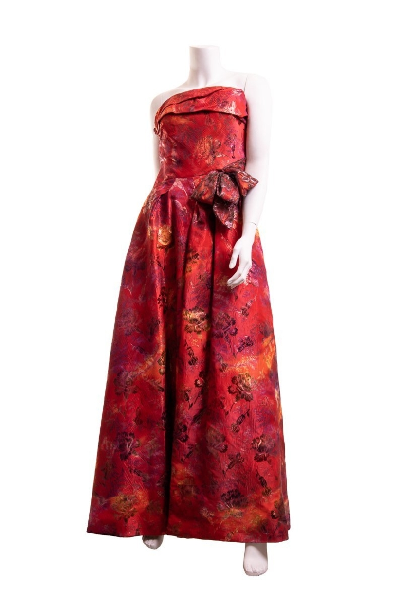 christian lacroix red dress Kirsten Dunst Wore Christian Lacroix Haute Couture To The 2022 Oscars
