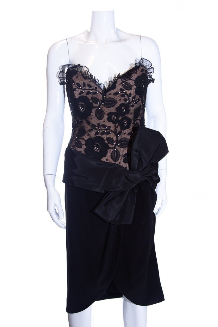 necklace on black dress Black Lace V-neckline A-line Halter Party Dress, Black Charming Style